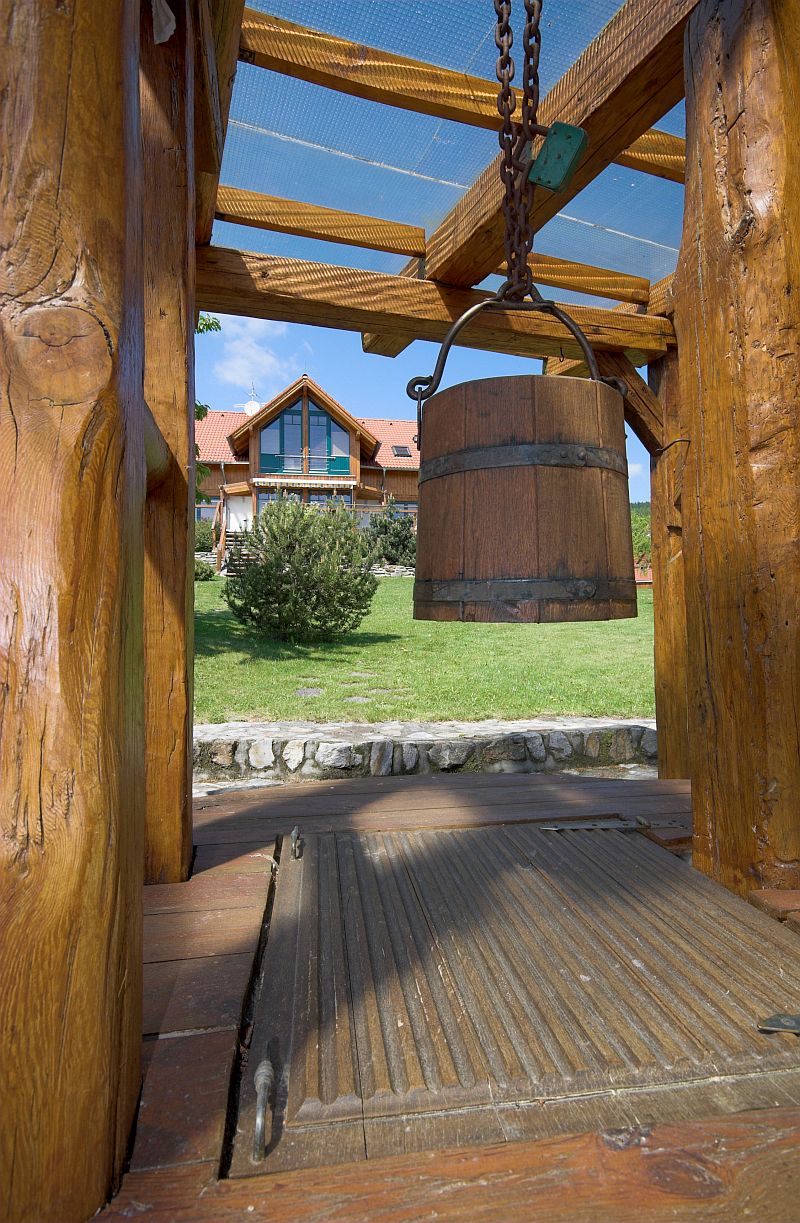 drevostavba-Krumlov-studna