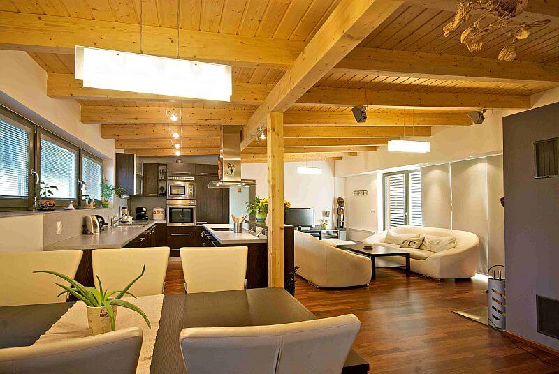 drevostavba-ve-svahu-interier