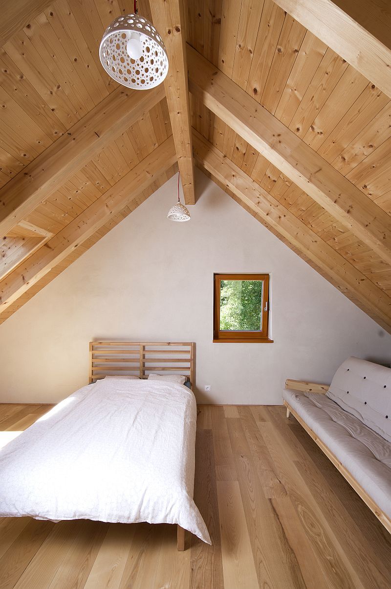 beskydska-chalupa-interier-loznice