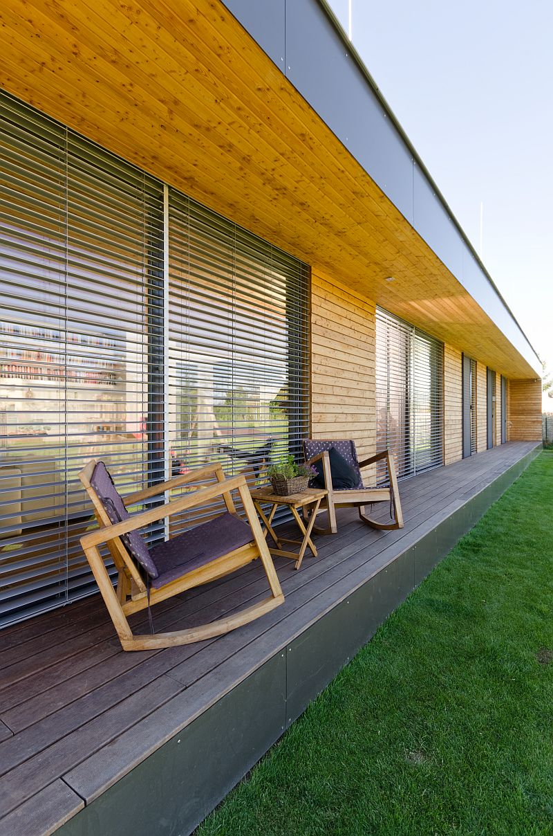 zkusenost-po-letech-drevostavba-PENATUS-presah-strechy-drevostavby