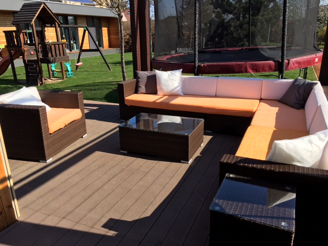 zkusenost-po-letech-drevostavba-PENATUS-zahradni-posezeni