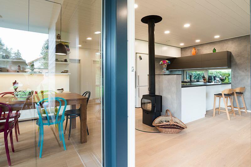 moderni-pasivni-drevostavba-interier-pohled-dovnitr