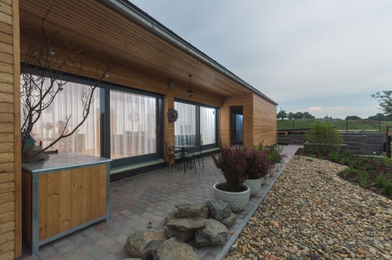 utulny-bungalov-zahrada