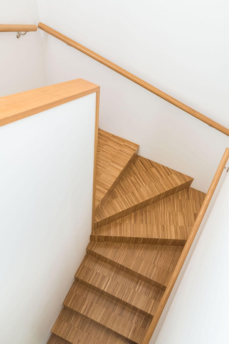 navsteva-Prodesi-Domesi-rodinny-dum-schodiste