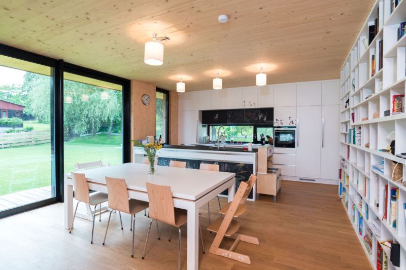 moderni-drevostavba-jidelna