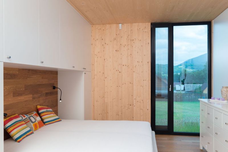 moderni-drevostavba-loznice