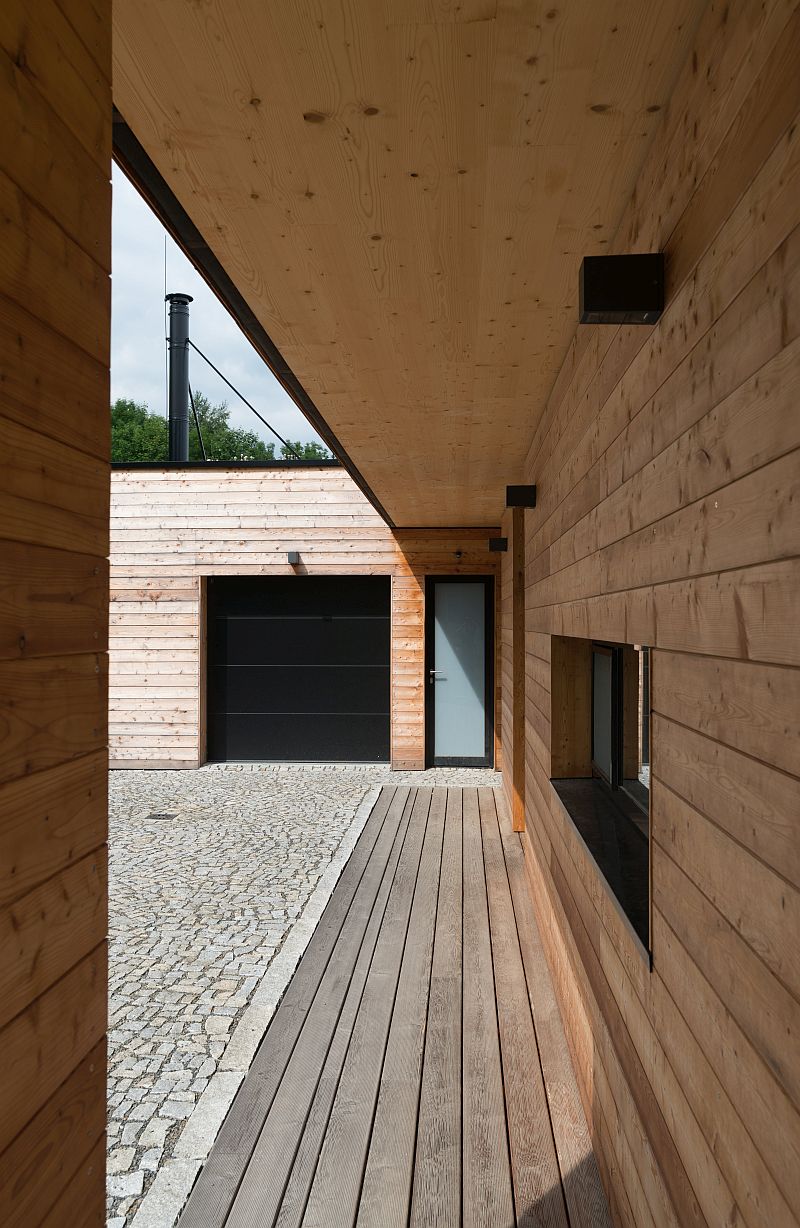 moderni-drevostavba-terasa