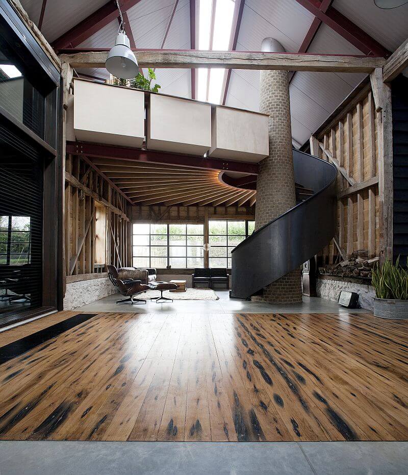 stodola-tocite-schodiste-v-prostoru