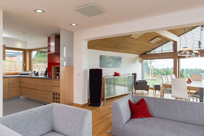 Sumavska-drevostavba-kuchyne-a-obyvaci-pokoj