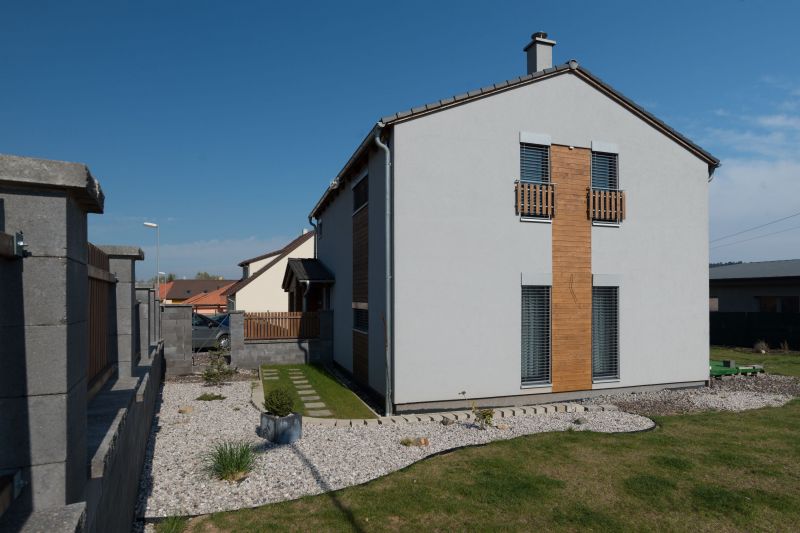 typova-drevostavba-svepomoci-vchod