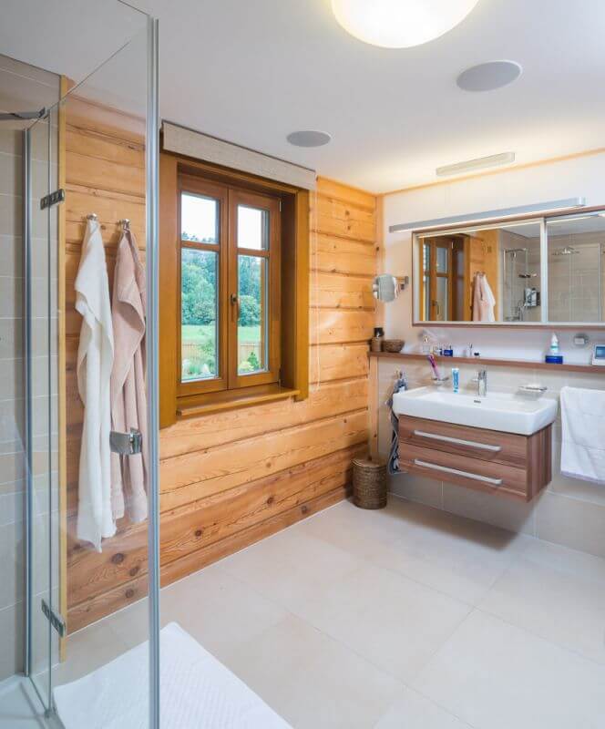 navsteva-roubenky-Hanis-koupelna