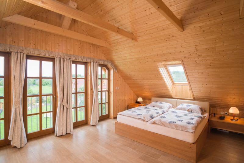 navsteva-roubenky-Hanis-loznice