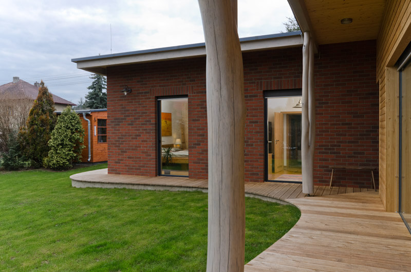 Drevostavby-Biskup-drevostavba-Mnisek-Pod-Brdy-detail-sloupu