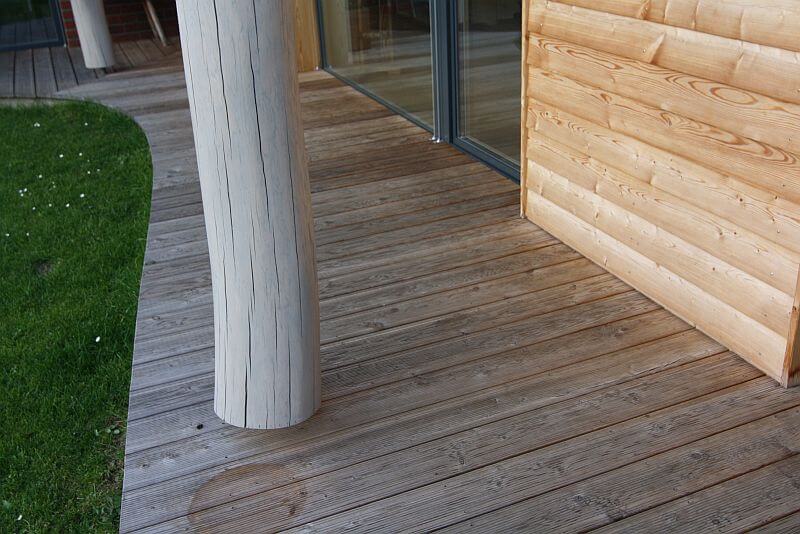 Drevostavby-Biskup-drevostavba-Mnisek-Pod-Brdy-sloup-u-domu