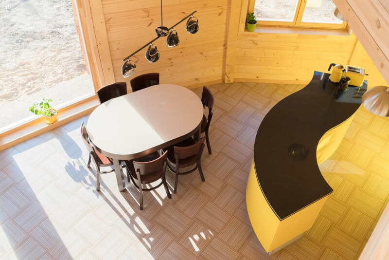 drevostavba-polokoule-pohled-shora-jidelna