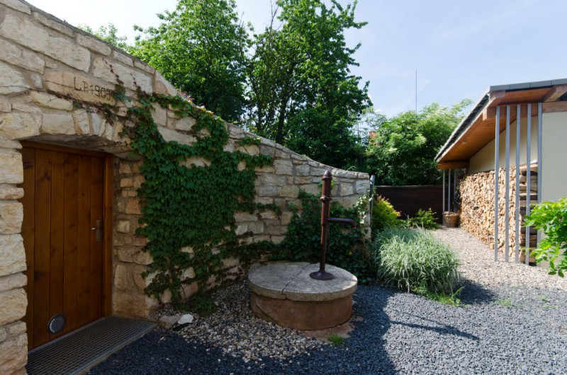 moderni-drevostavba-studna