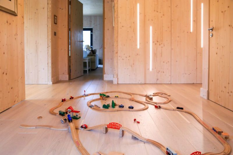 DrevoaStavby.cz Nejtěsnější dům Velké Británie z CLT panelů NOVATOP DrevoaStavby.cz Nejtěsnější dům Velké Británie z CLT panelů NOVATOP 2