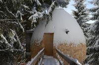 Domek ve tvaru borov&eacute; &scaron;i&scaron;ky