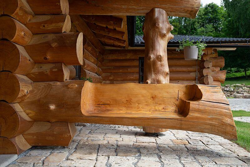 srub-svepomoci-Radcice-lavicka