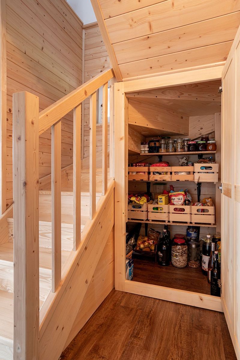 roubenka-jen-na-oko-schodiste