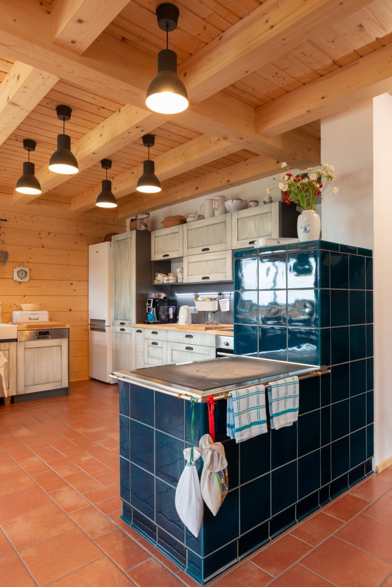 DrevoaStavby.cz | Osvětlění v dřevostavbě osazení svítidel stejného typu DrevoaStavby.cz | Osvětlění v dřevostavbě osazení svítidel stejného typu