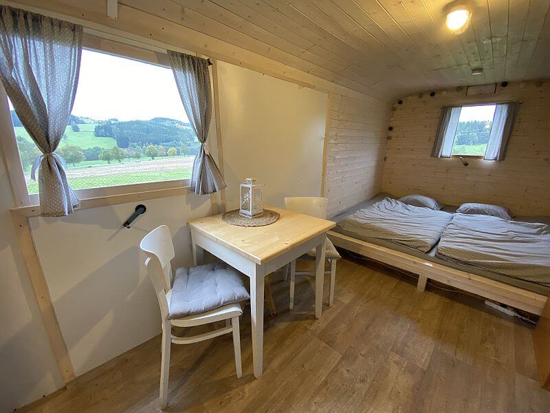 maringotka-otylka-nevsedni-bydleni-obytny-prostor