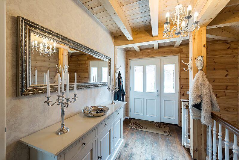 navsteva-drevostavby-dvojdomek-interier-chodba