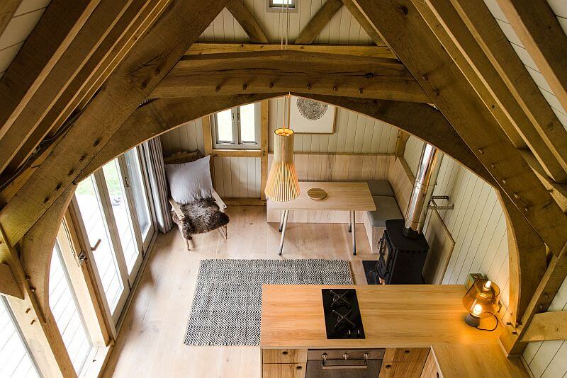 Out-of-the-Valley-interier-domku