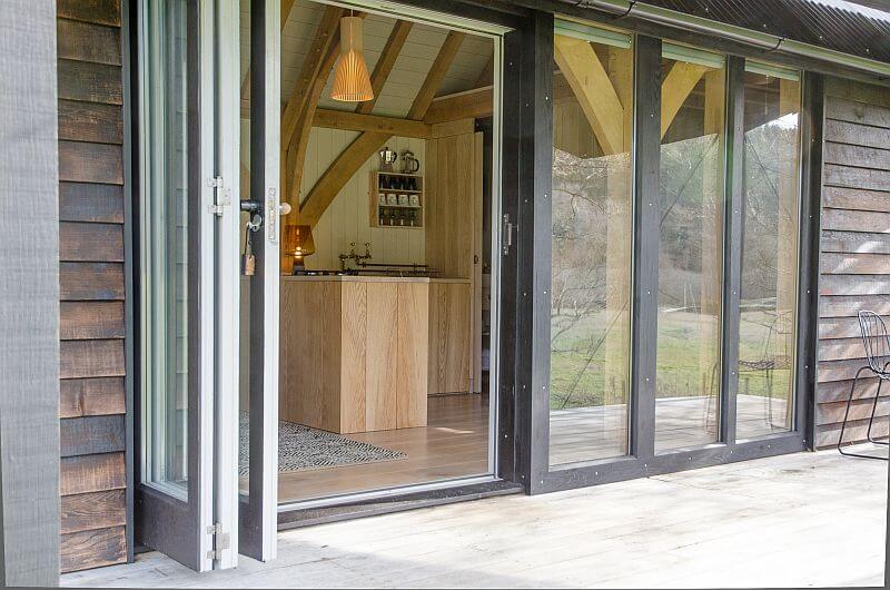 Out-of-the-Valley-vchod-z-terasy