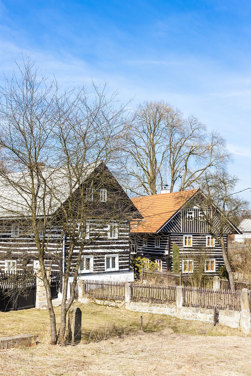 stavime-roubenku-dreamstime-historicke-roubenky