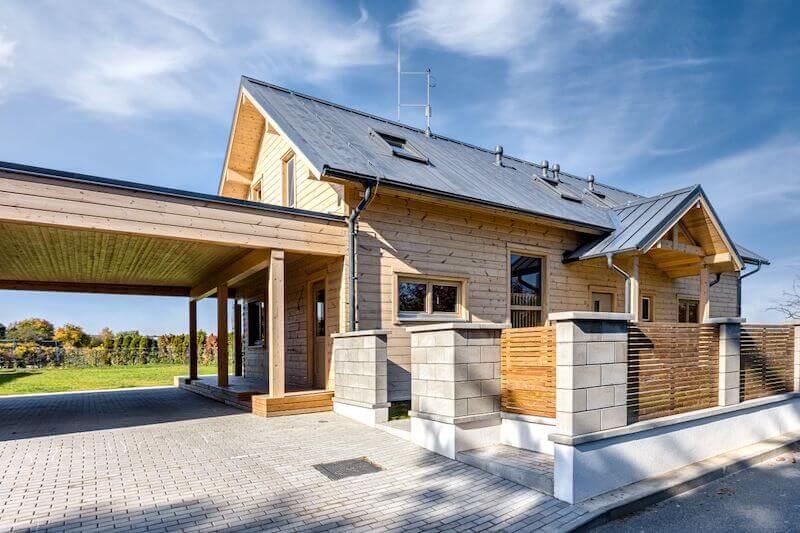 drevostavba-Kontio-prijezd-parkovani