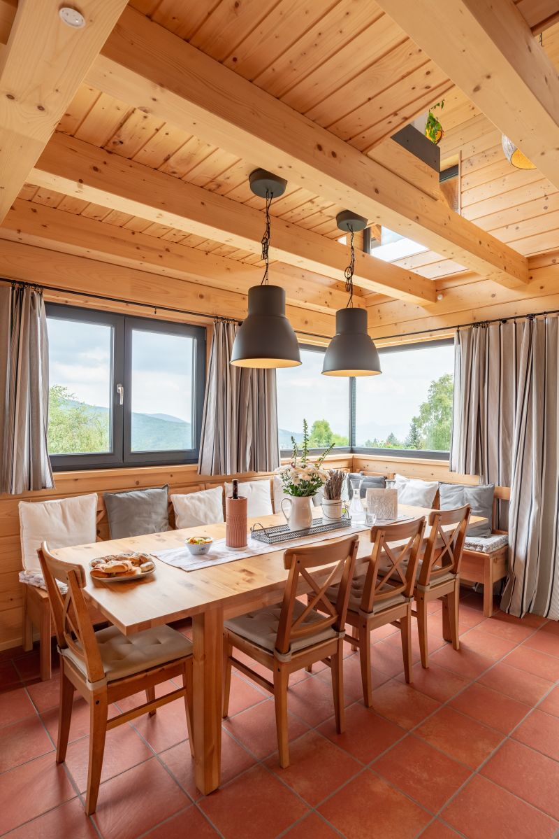 DrevoaStavby.cz | Jídelna v dřevostavbě podle feng-shui DrevoaStavby.cz | Jídelna v dřevostavbě podle feng-shui