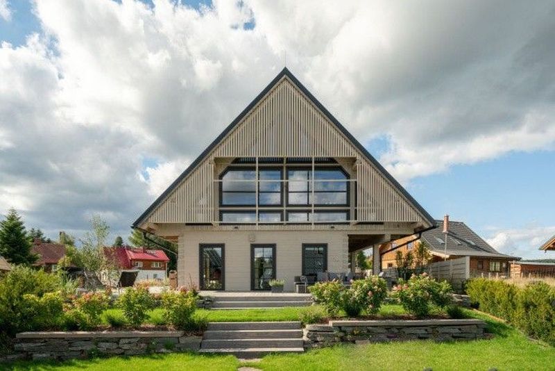 DrevoaStavby.cz | Moderní roubenka v Krušných horách DrevoaStavby.cz | Moderní roubenka v Krušných horách