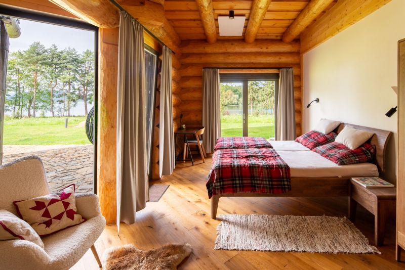 DrevoaStavby.cz Srub z mohutných smrkových kulatin Slovensko DrevoaStavby.cz Srub z mohutných smrkových kulatin Slovensko 16