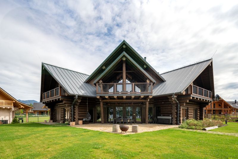 DrevoaStavby.cz Srub z mohutných smrkových kulatin Slovensko DrevoaStavby.cz Srub z mohutných smrkových kulatin Slovensko