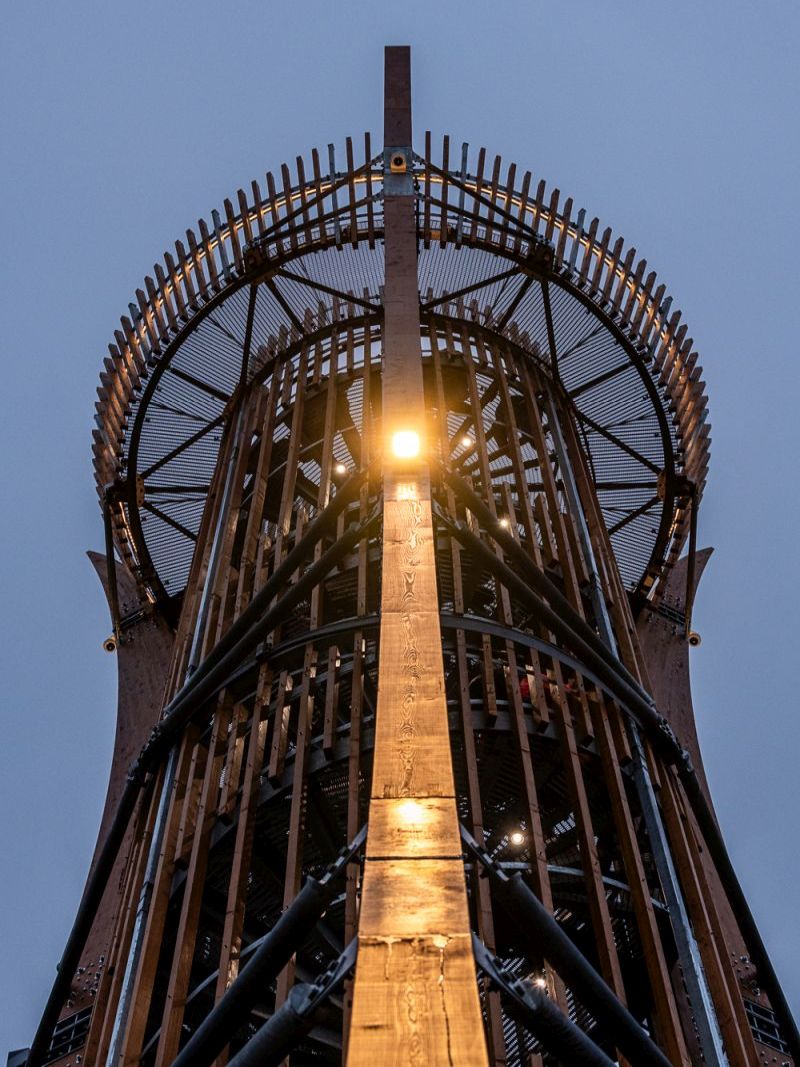 DrevoaStavby.cz Rozhledna na Hamštejnském vrchu v Českém ráji výstavba 2 DrevoaStavby.cz Rozhledna na Hamštejnském vrchu v Českém ráji večer