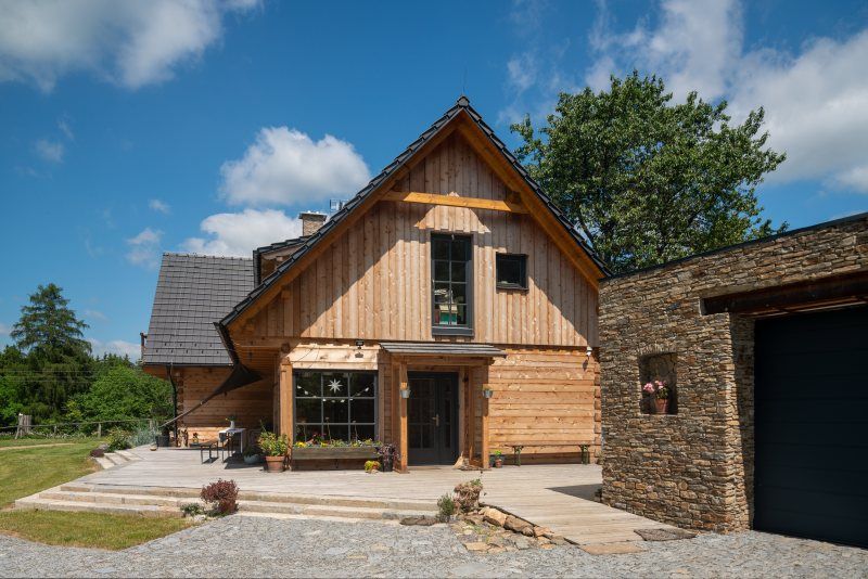 DrevoaStavby.cz | Roubenka z červeného cedru DrevoaStavby.cz | Roubenka z červeného cedru