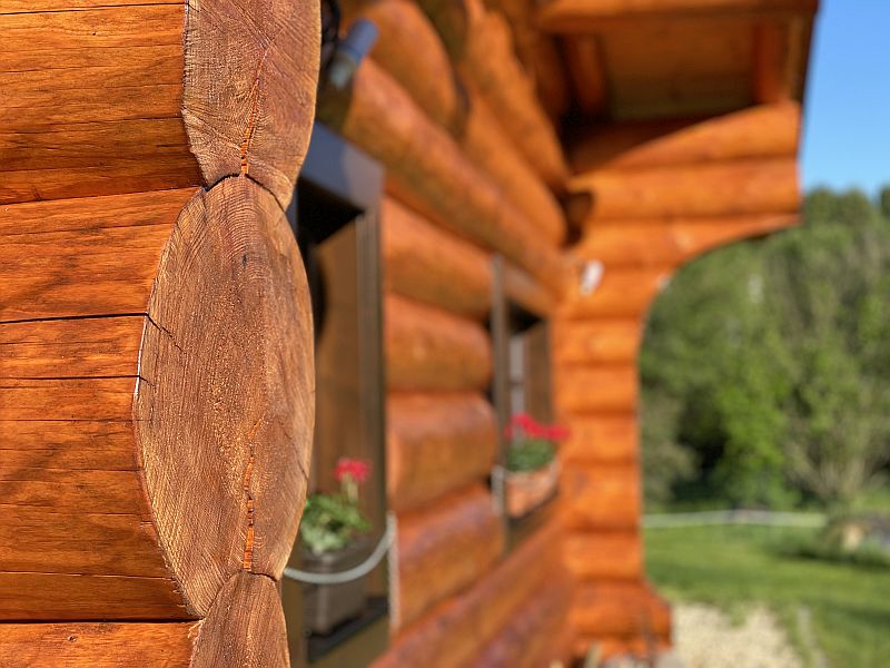 kouzelny-srub-detail-kulatiny