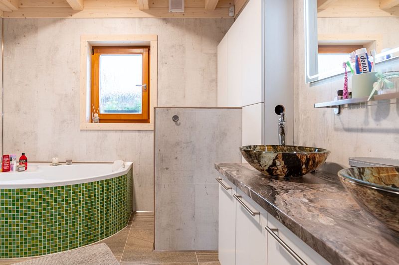 moderni-roubenka-koupelna