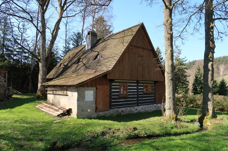 DrevoaStavby.cz Jak na opravu roubenky krok za krokem