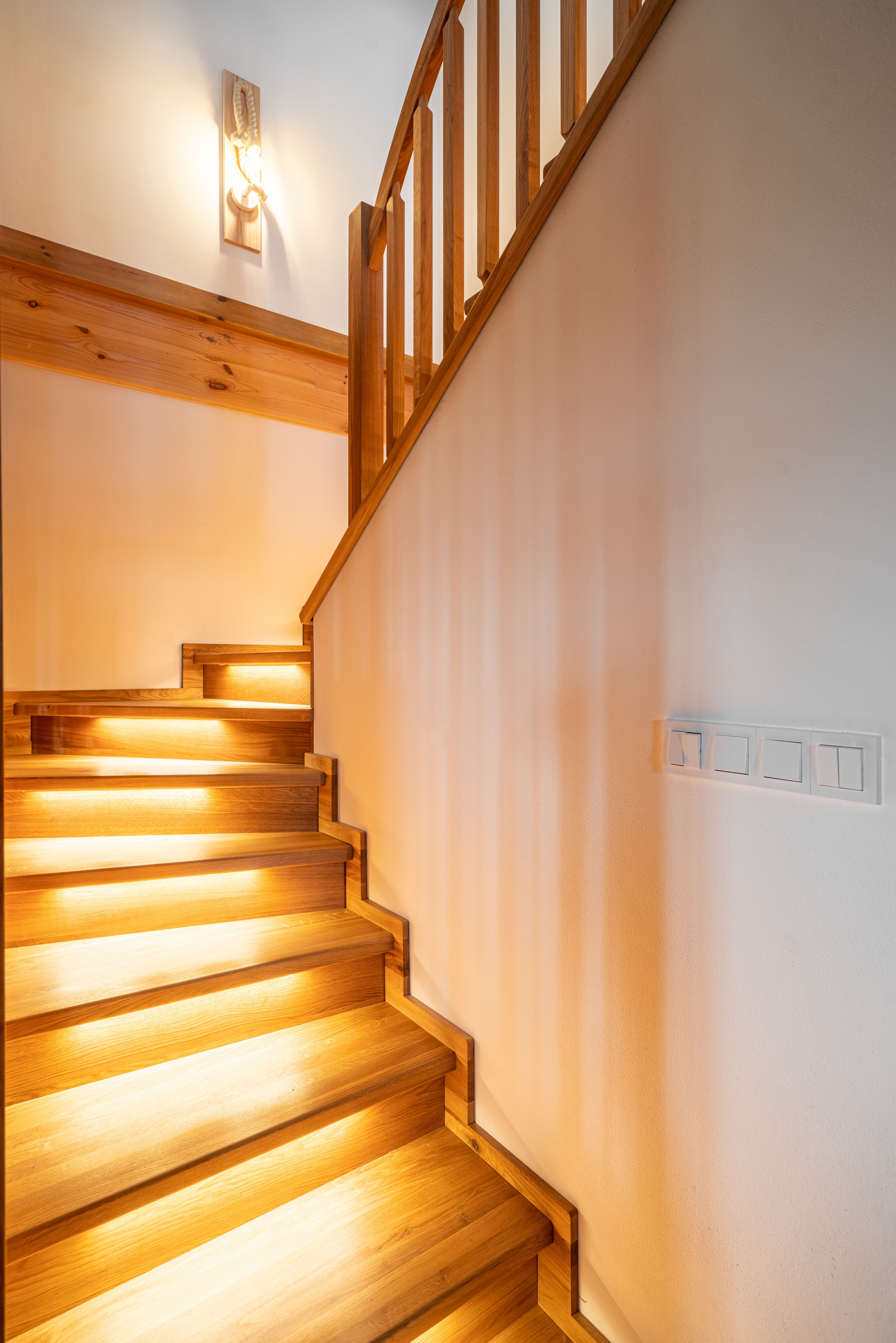 DrevoaStavby.cz Poloroubená chalupa s vůní borovice DrevoaStavby.cz Poloroubená chalupa s vůní borovice