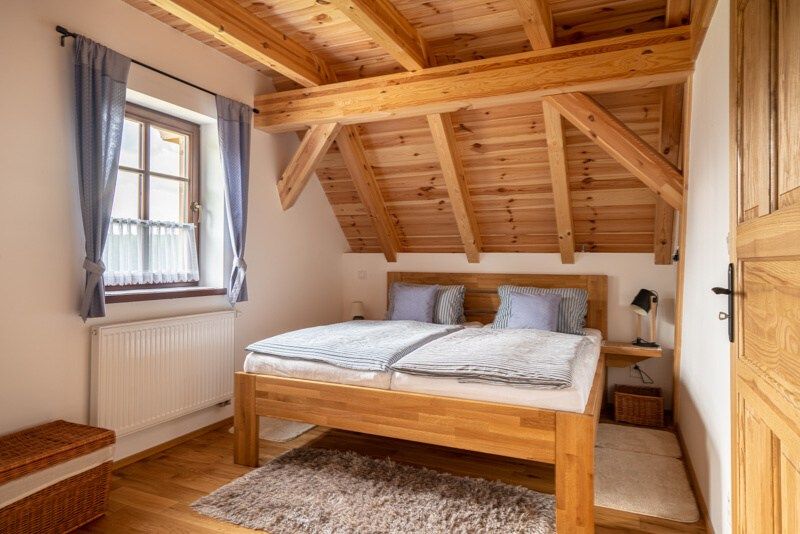 DrevoaStavby.cz Poloroubená chalupa s vůní borovice DrevoaStavby.cz Poloroubená chalupa s vůní borovice