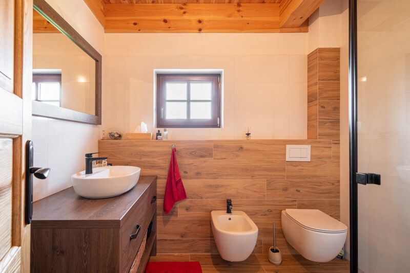 DrevoaStavby.cz Poloroubená chalupa s vůní borovice DrevoaStavby.cz Poloroubená chalupa s vůní borovice