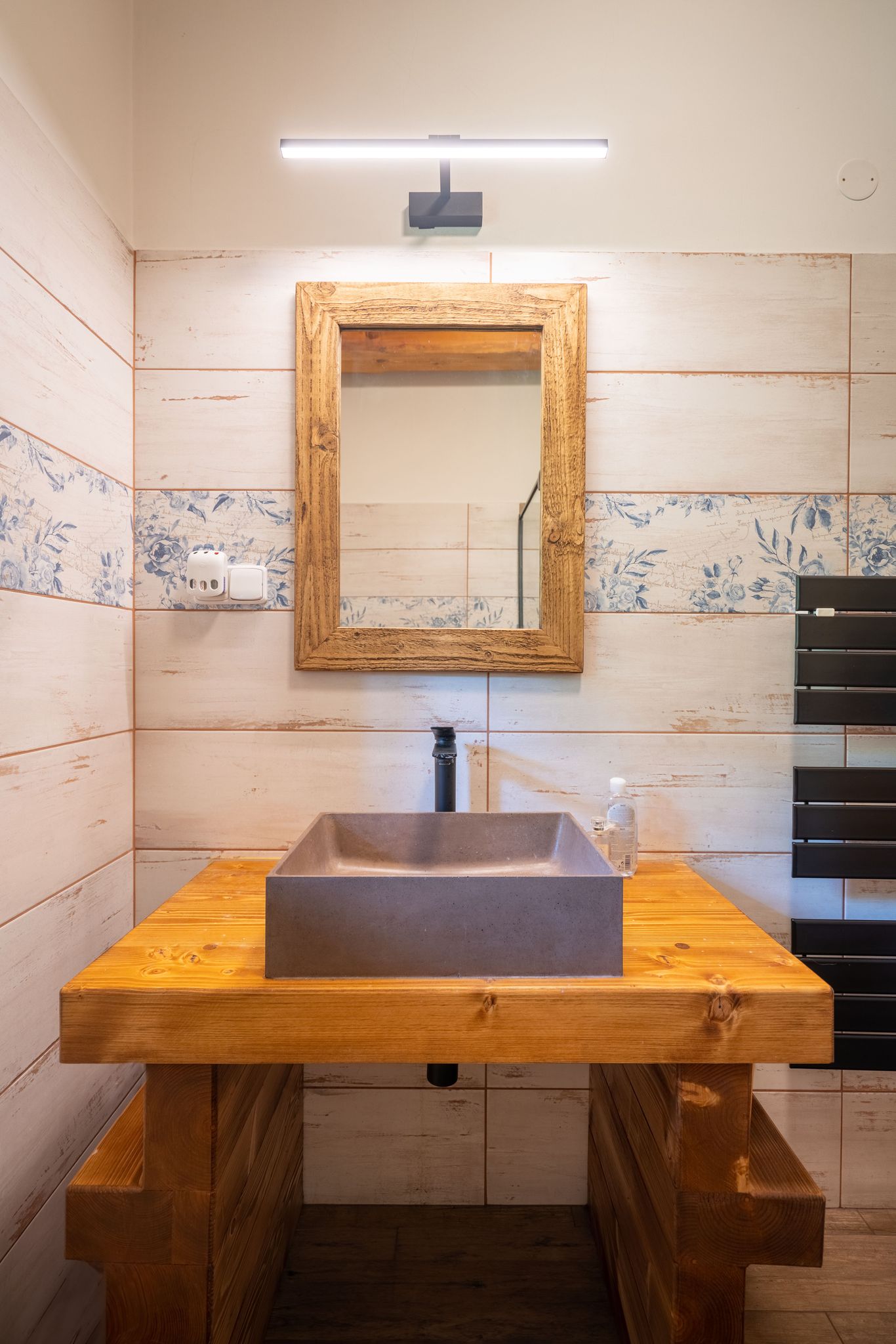 DrevoaStavby.cz Kokořínská poloroubenka DrevoaStavby.cz Kokořínská poloroubenka