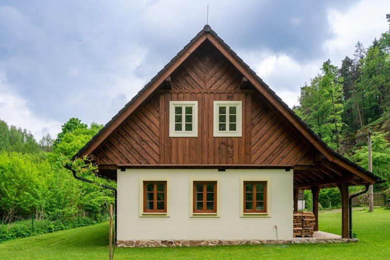 DrevoaStavby.cz Kokořínská poloroubenka DrevoaStavby.cz Kokořínská poloroubenka