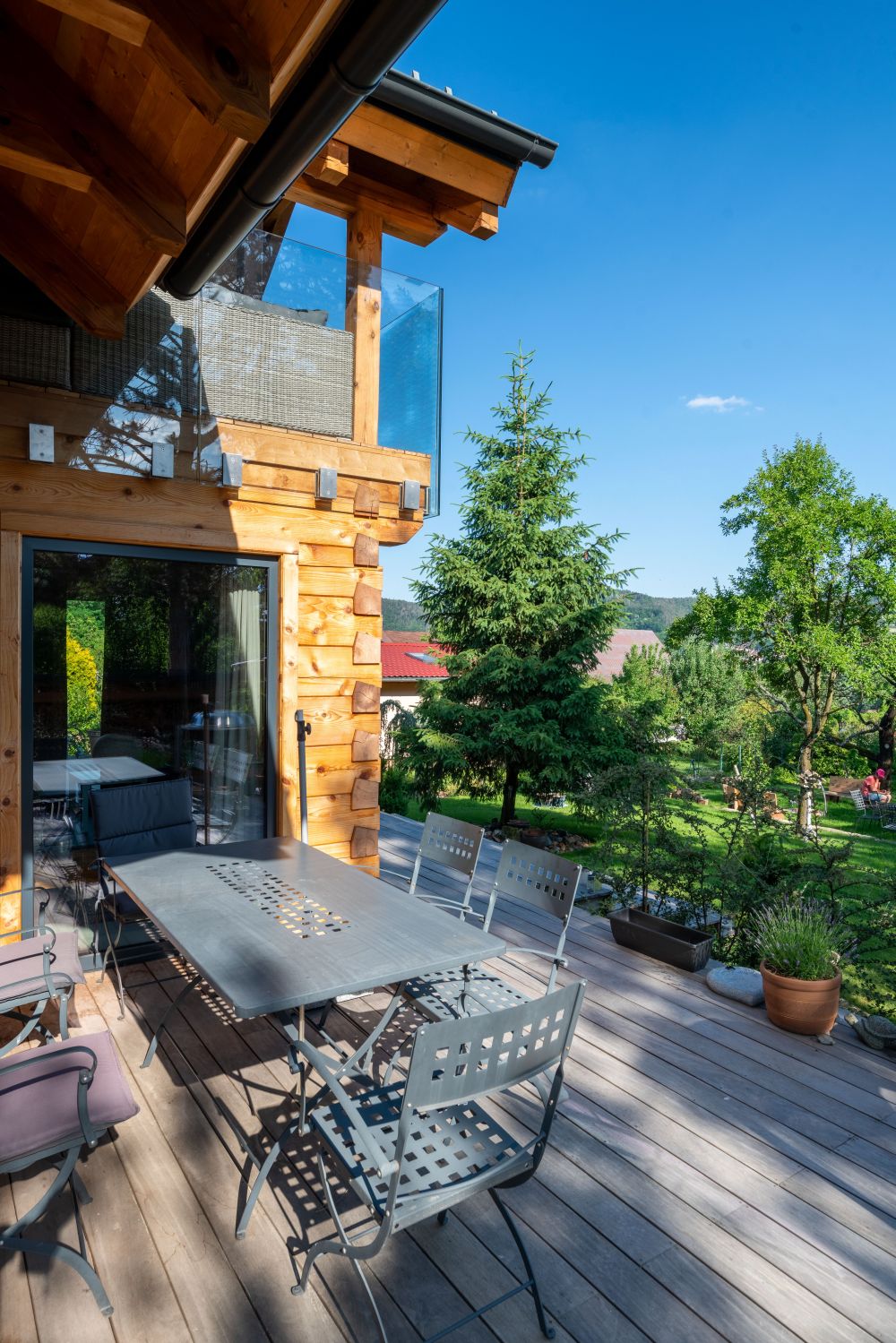 DrevoaStavby.cz Moderní patrová roubenka z červeného cedru DrevoaStavby.cz Moderní patrová roubenka z červeného cedru 4