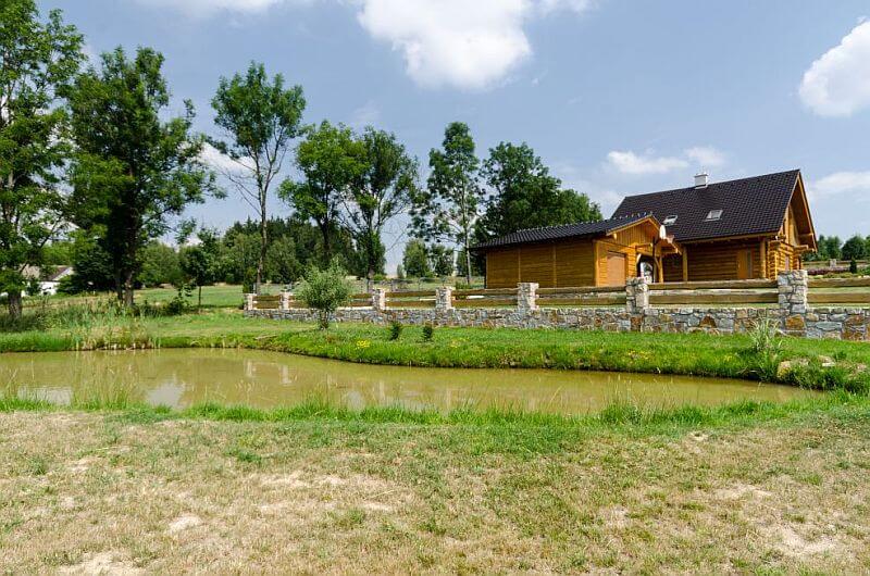 sruby-Haniš-srub-pozemek