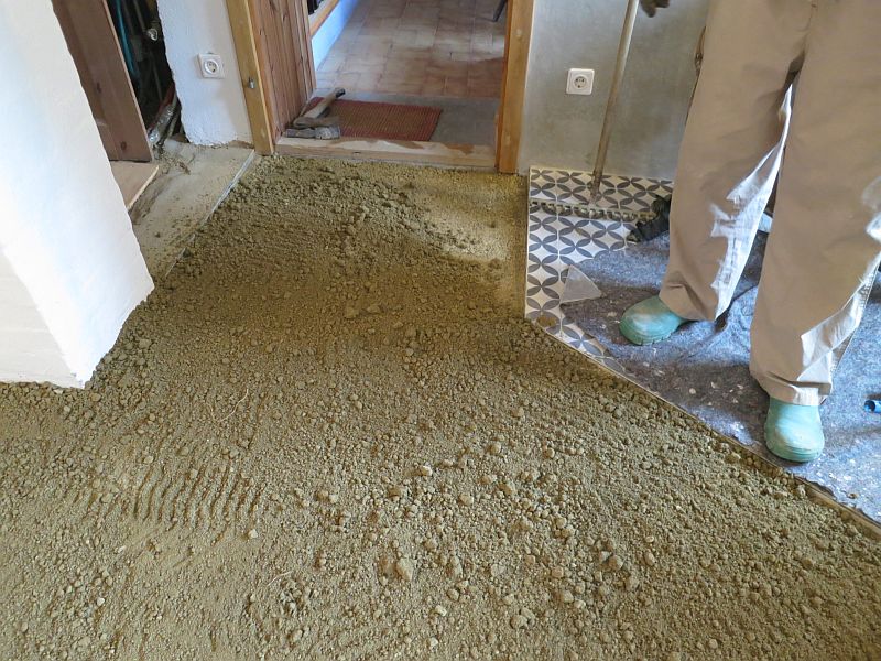 spodni-vrstva-podlahy-k-hutneni