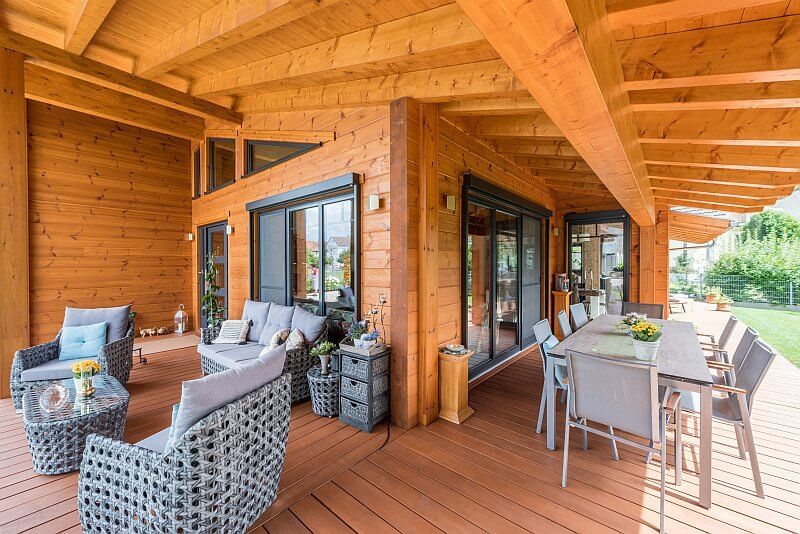 masivni-drevostavba-terasa