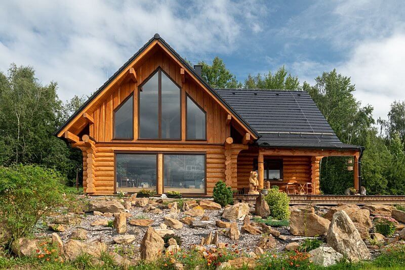 moderni-srub-proskleni